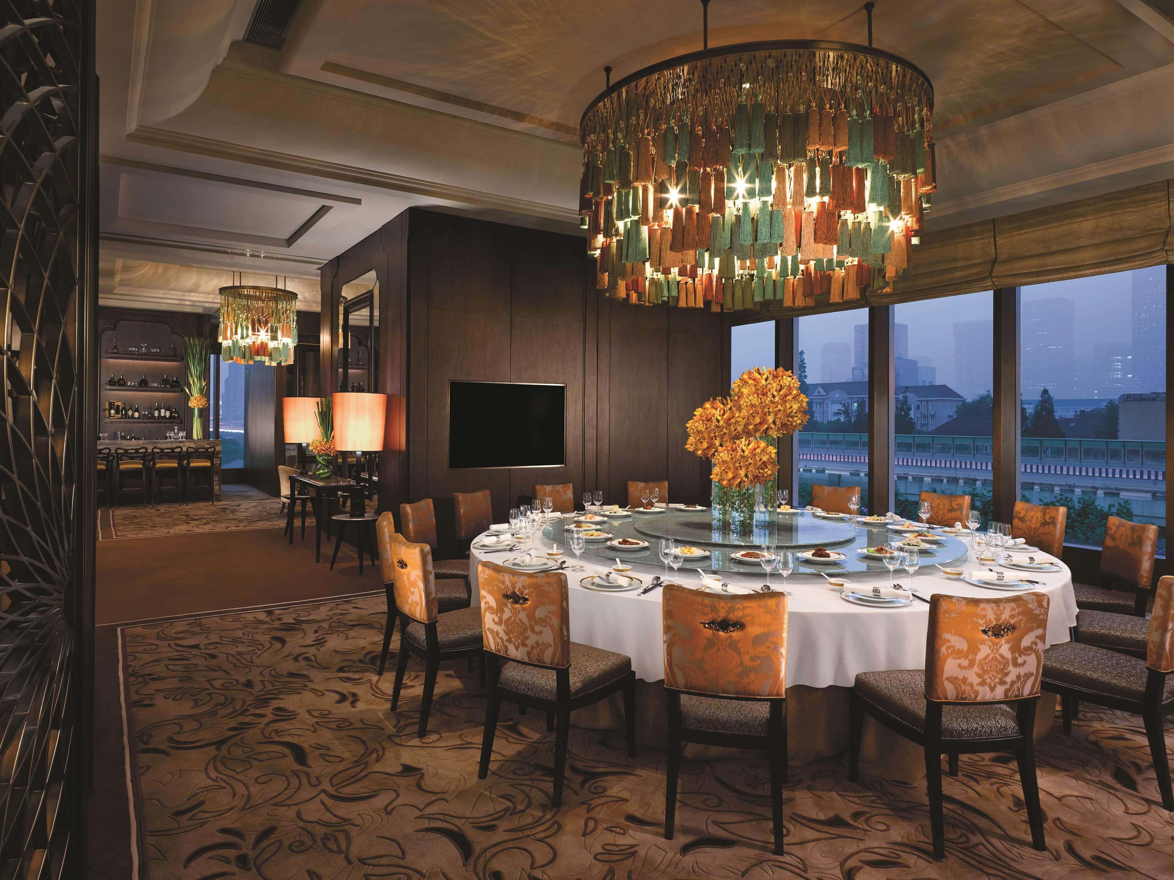 Jing An Shangri-La, Шанхай Экстерьер фото
