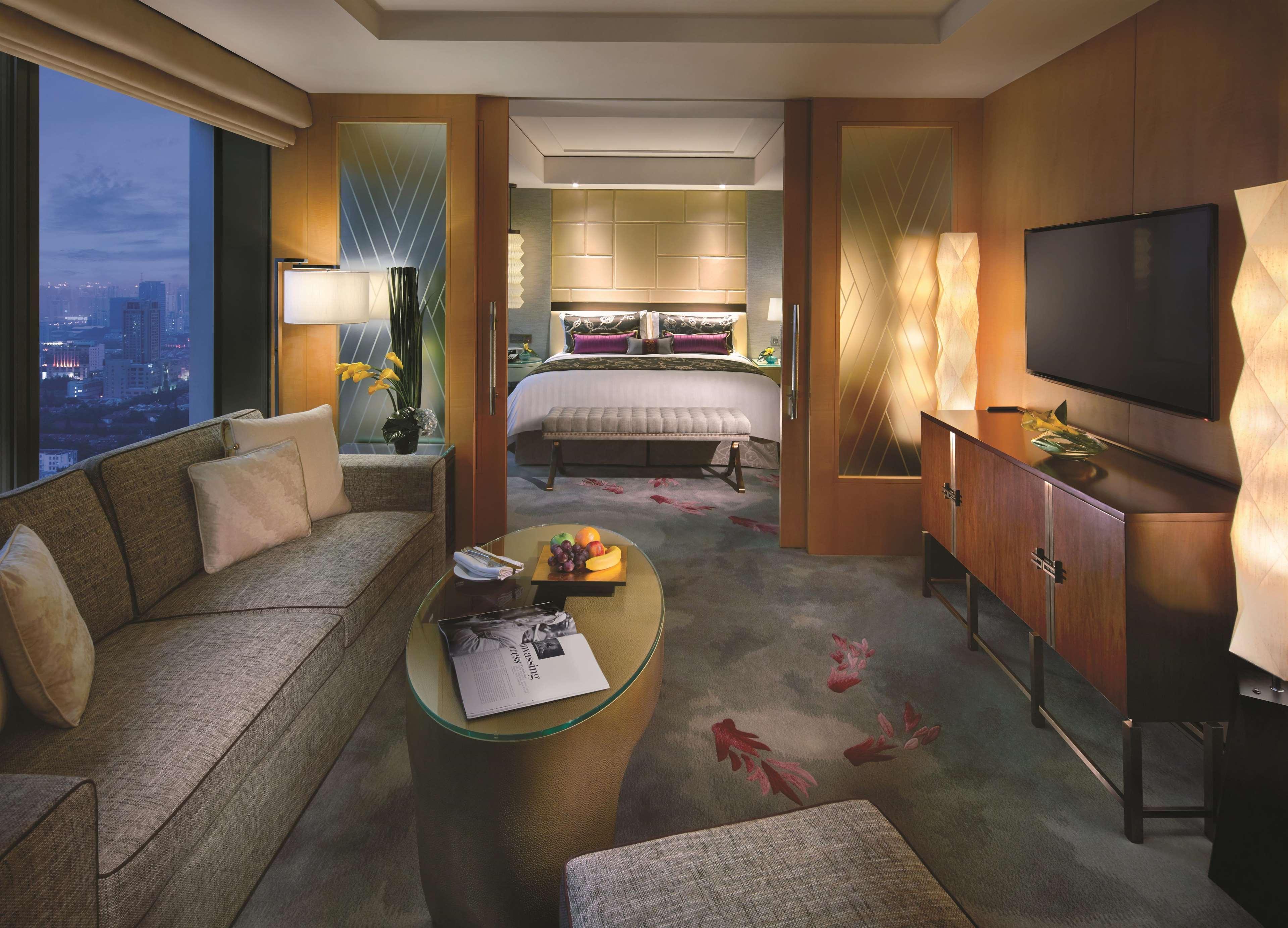 Jing An Shangri-La, Шанхай Экстерьер фото