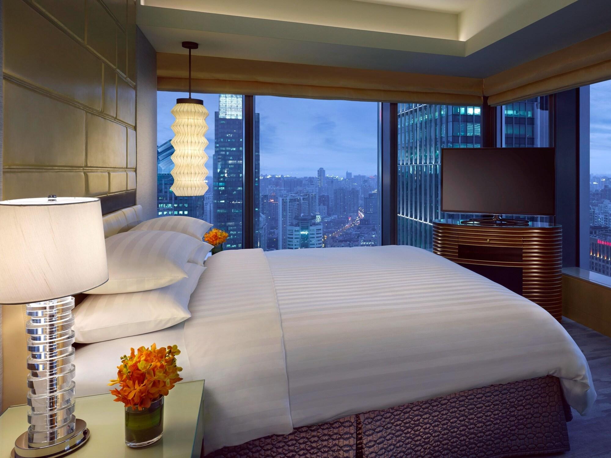 Jing An Shangri-La, Шанхай Экстерьер фото